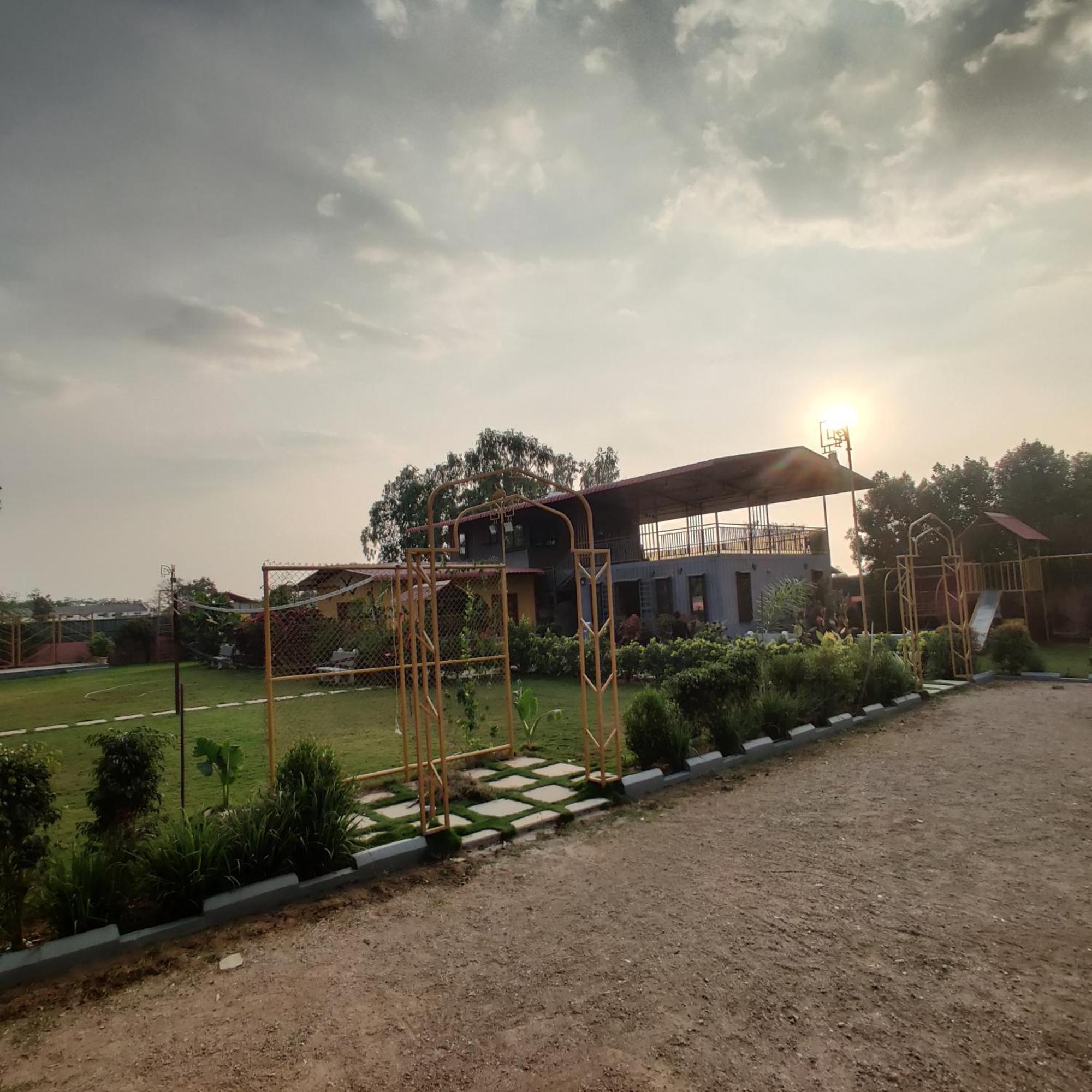 Kashmir Farmhouse - Hyderabad Villa Ngoại thất bức ảnh